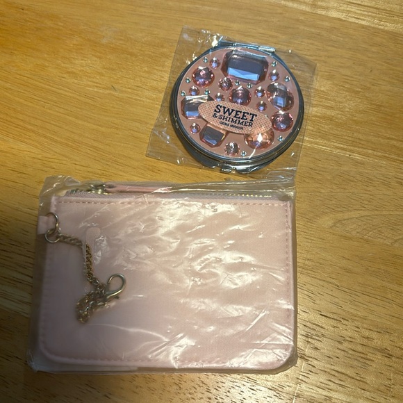 Pink Lily On My Way Out Mini Keychain Wallet - Picture 2 of 5